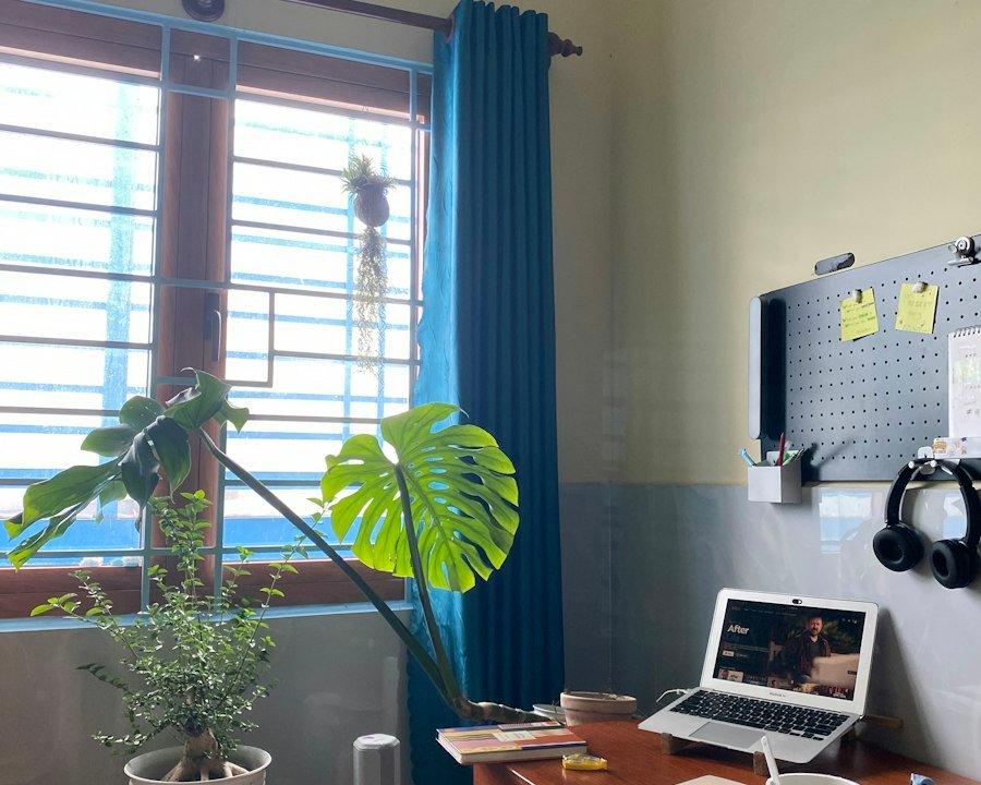Espacio en casa preparado para una sesión de terapia de pareja online